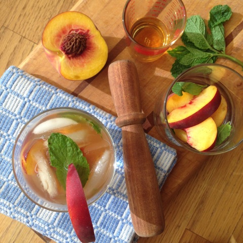 Peach Smash With Fresh Mint & White Tea